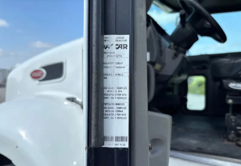 2018 Peterbilt 337 photo 124