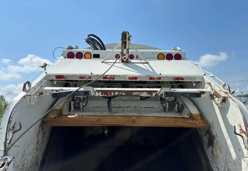2018 Peterbilt 337 photo 36