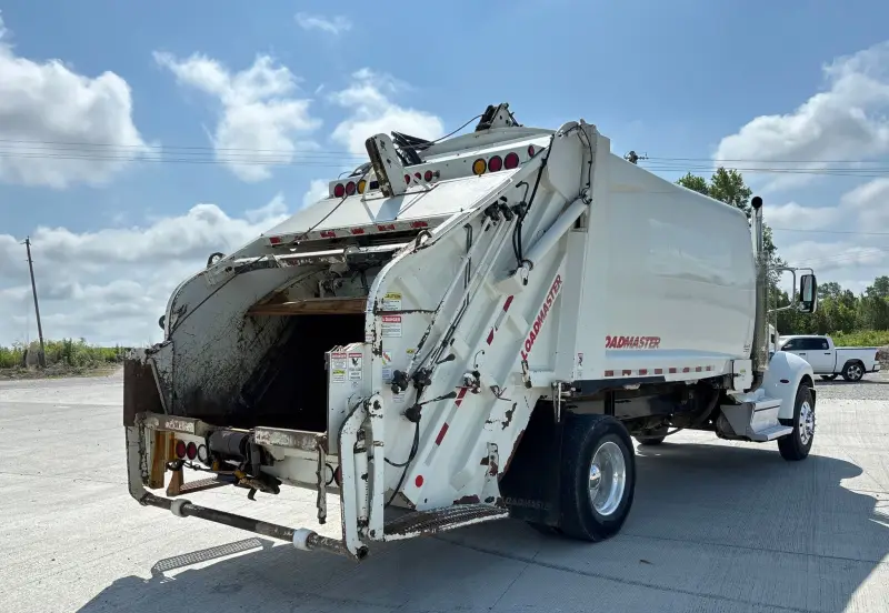 2018 Peterbilt 337 photo 5