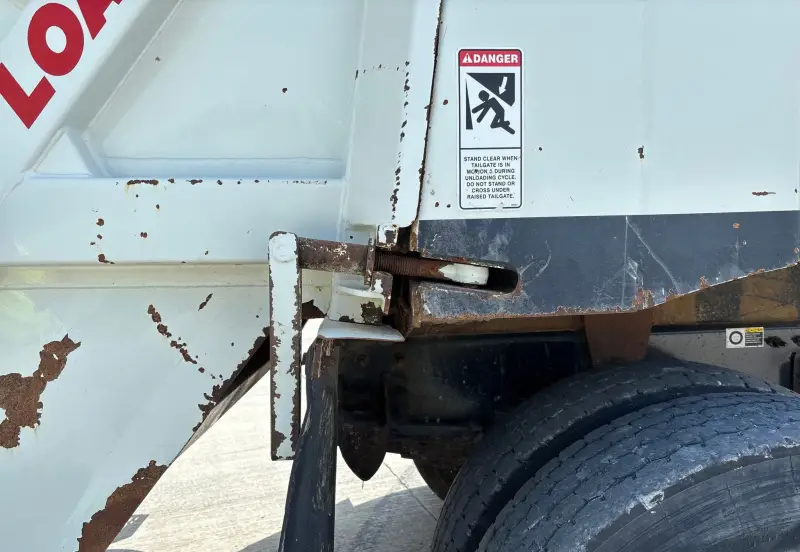 2018 Peterbilt 337 photo 21