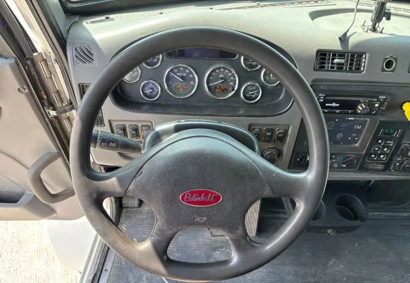2018 Peterbilt 337 photo 68