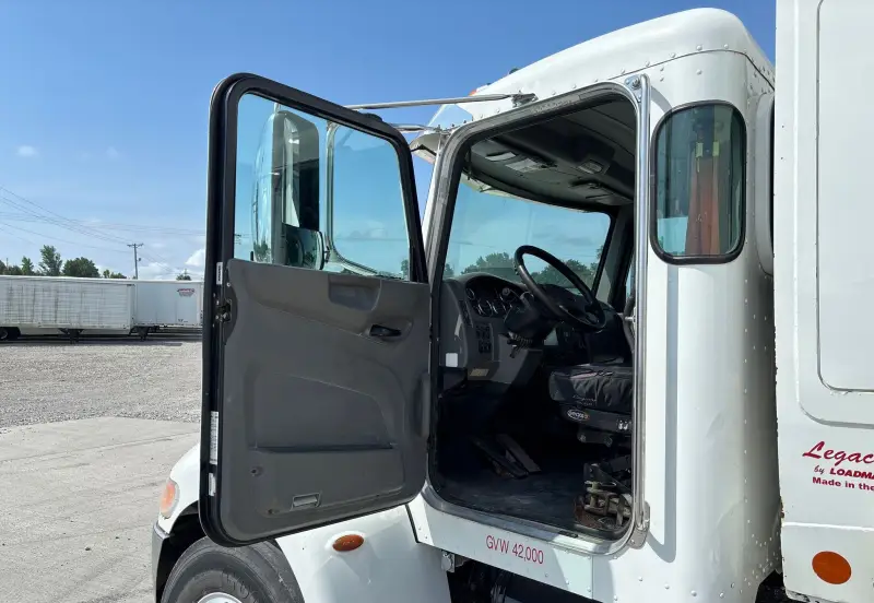 2018 Peterbilt 337 photo 61