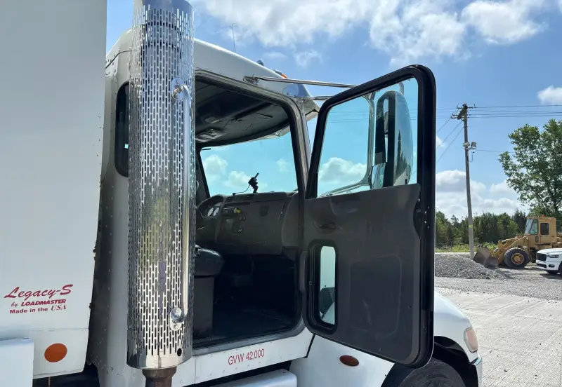 2018 Peterbilt 337 photo 80