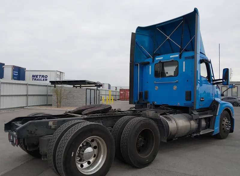 2023 Kenworth T680 photo 5