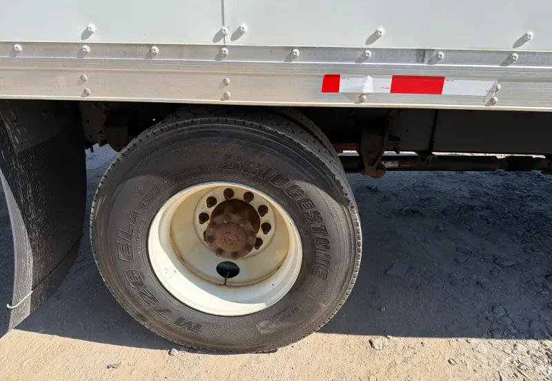 2020 Hino 268A photo 54