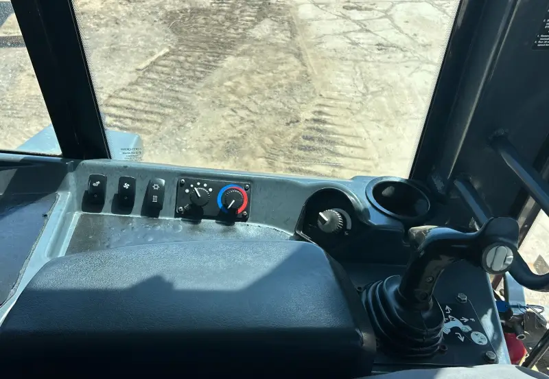 2012 John Deere 850K WLT photo 40