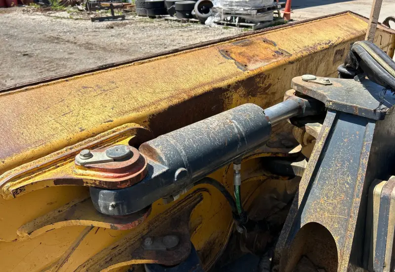 2012 John Deere 850K WLT photo 17
