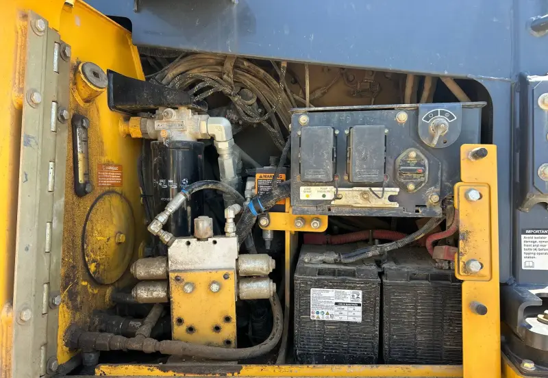 2012 John Deere 850K WLT photo 27
