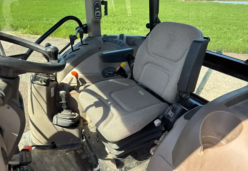 2016 Case Farmall 75C photo 28