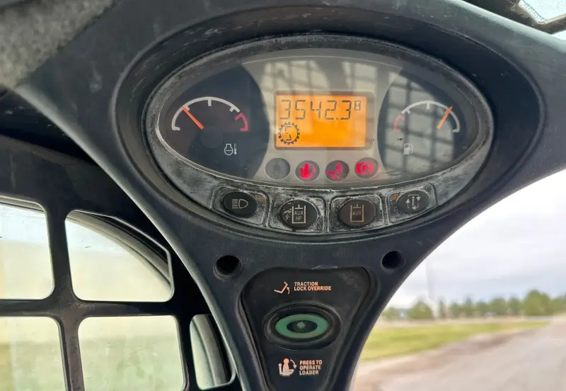 2011 Bobcat T750 photo 30