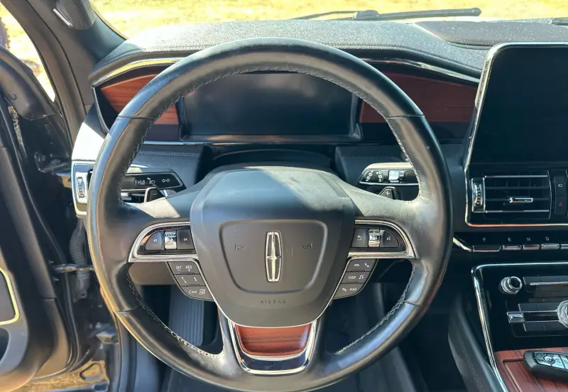 2021 Lincoln Navigator photo 23