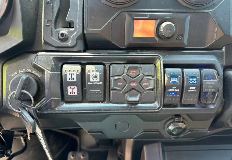 2019 Can-Am Defender photo 58