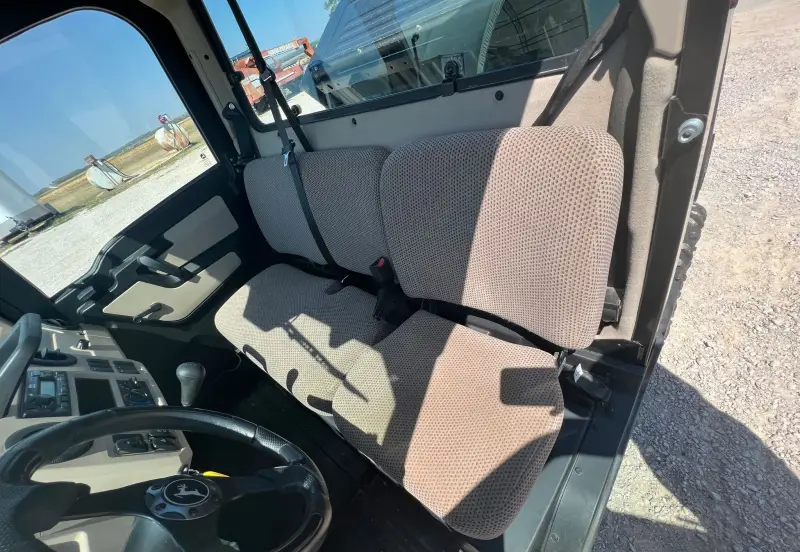 2021 John Deere XUV835R photo 17