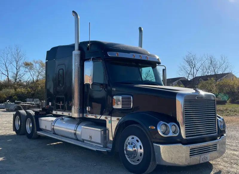 2016 Freightliner Coronado photo 3