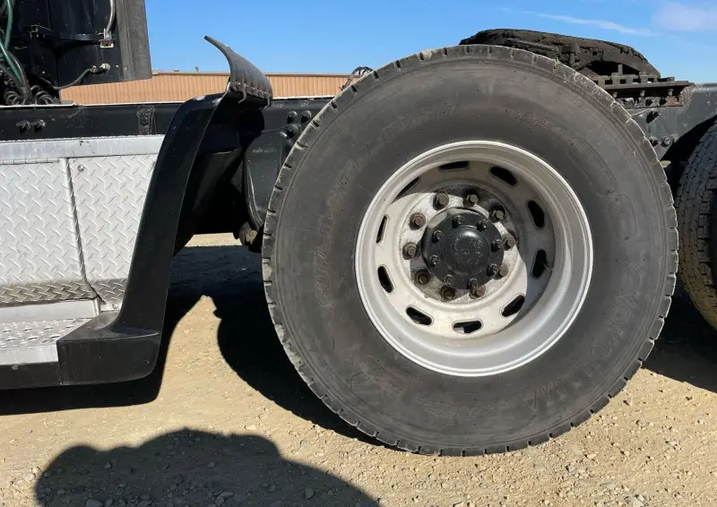 2016 Freightliner Coronado photo 81
