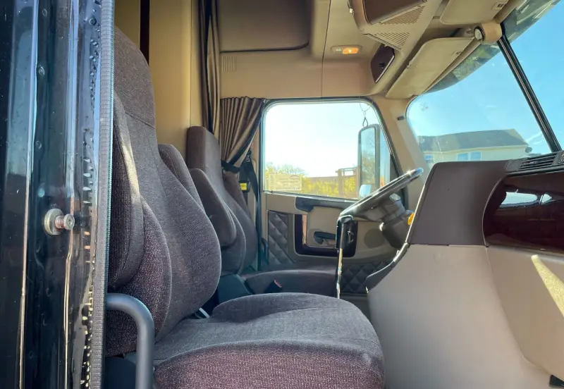 2016 Freightliner Coronado photo 45