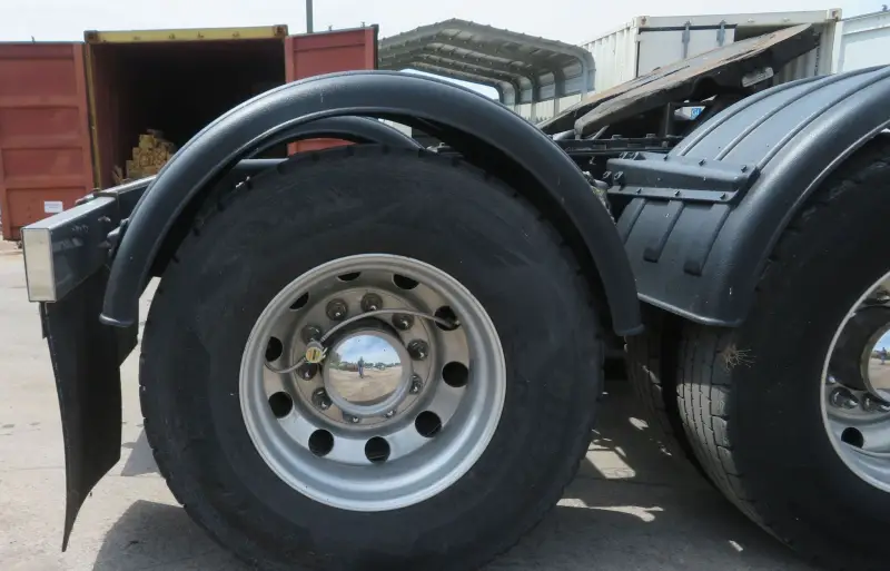2004 Freightliner Classic 120 photo 72