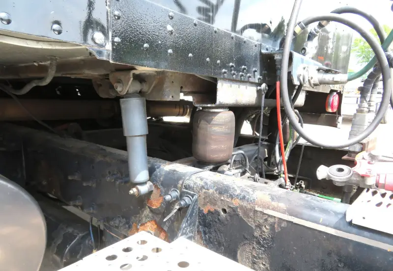 2004 Freightliner Classic 120 photo 18