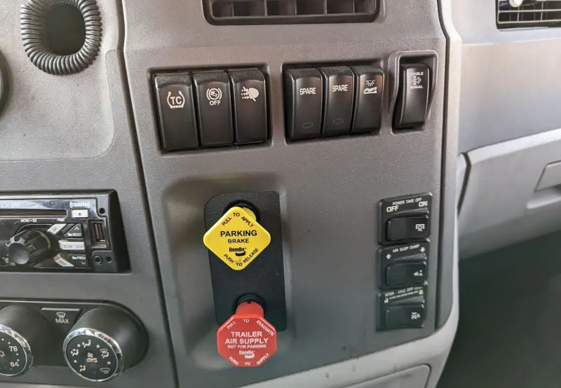 2016 Peterbilt 579 photo 21