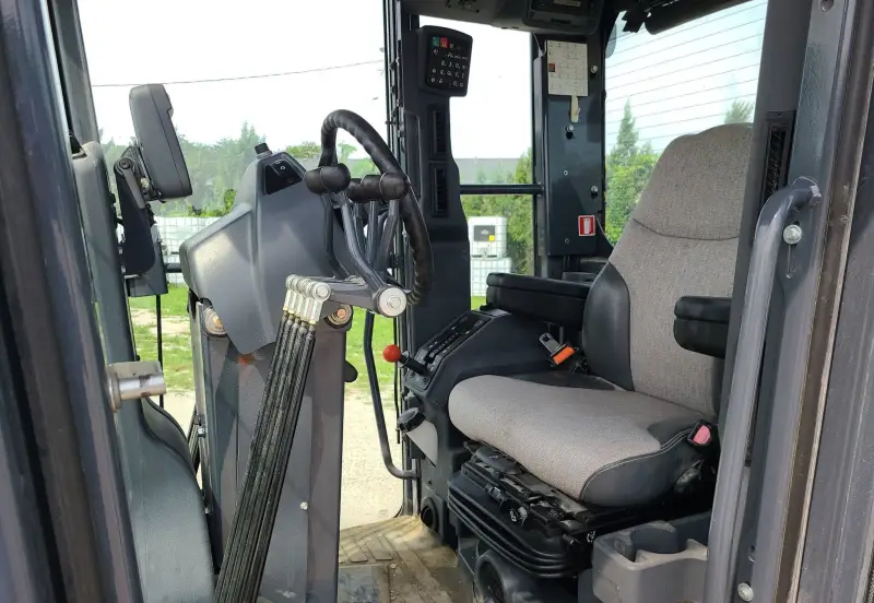 2016 John Deere 770G photo 10