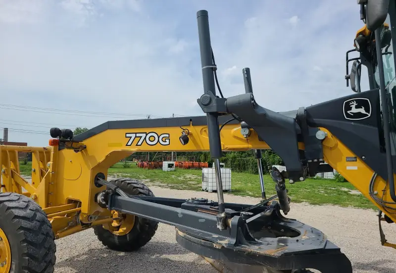 2016 John Deere 770G photo 36