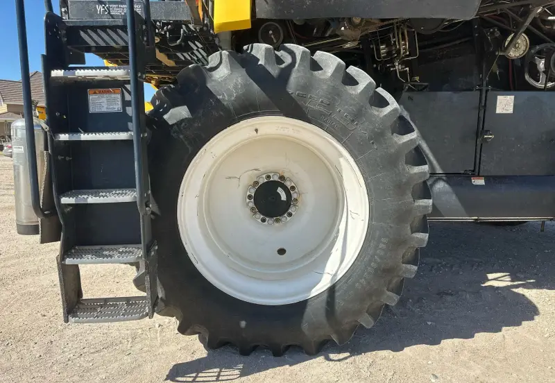 2010 New Holland CR9060 photo 98