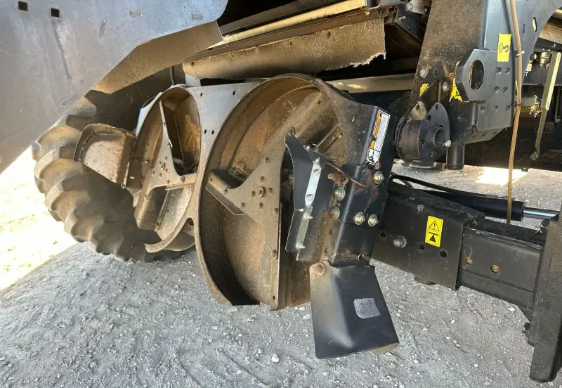 2010 New Holland CR9060 photo 35