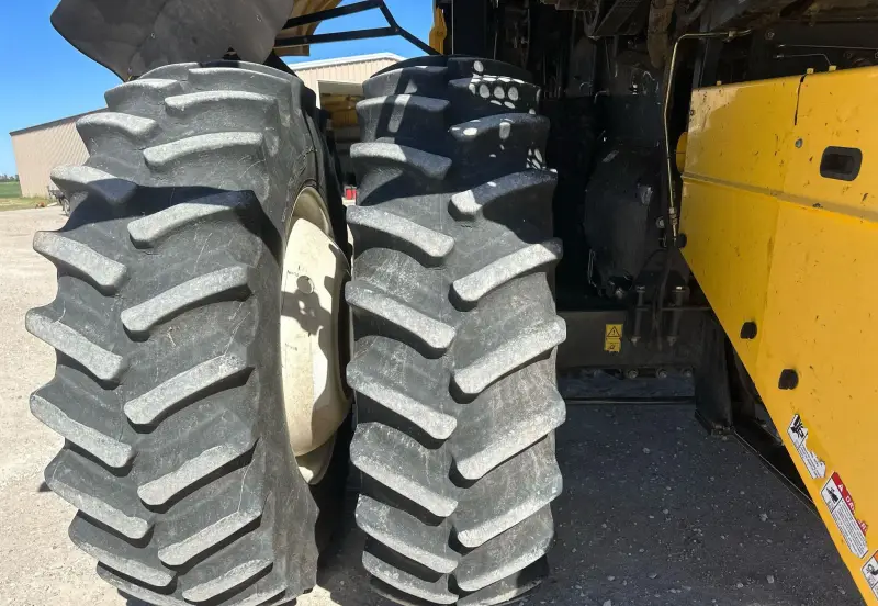 2010 New Holland CR9060 photo 89