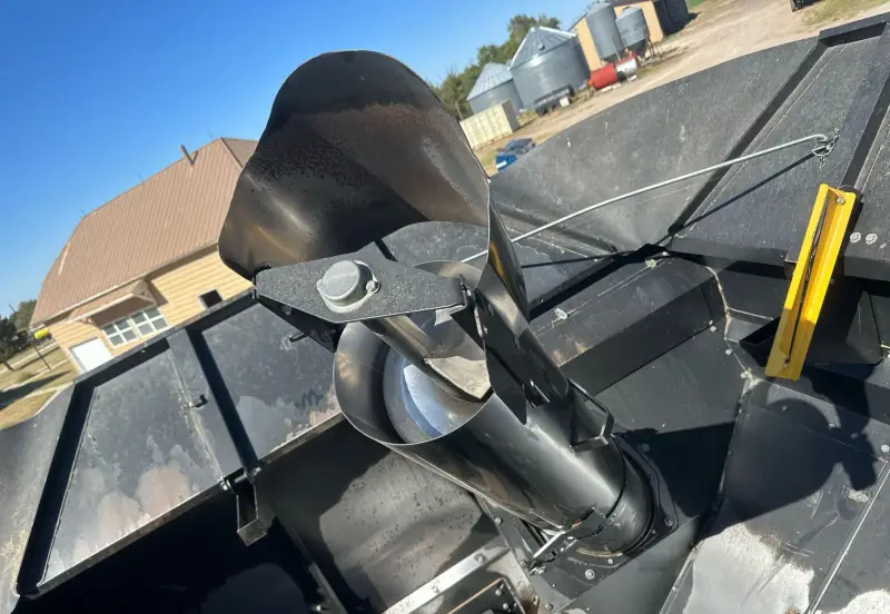2010 New Holland CR9060 photo 27