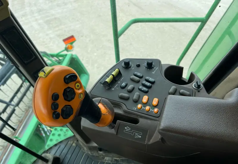 2001 John Deere 9550 photo 103
