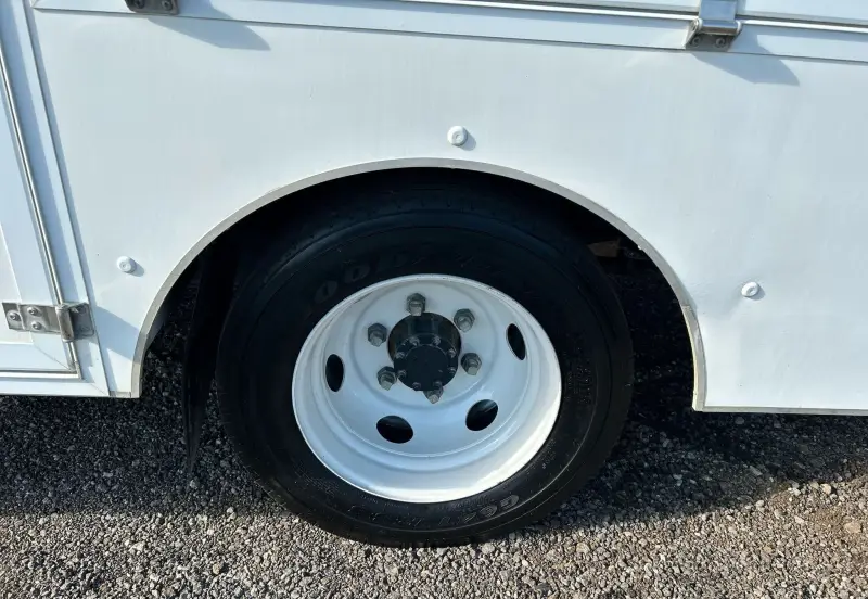 2019 Isuzu NPR HD photo 68