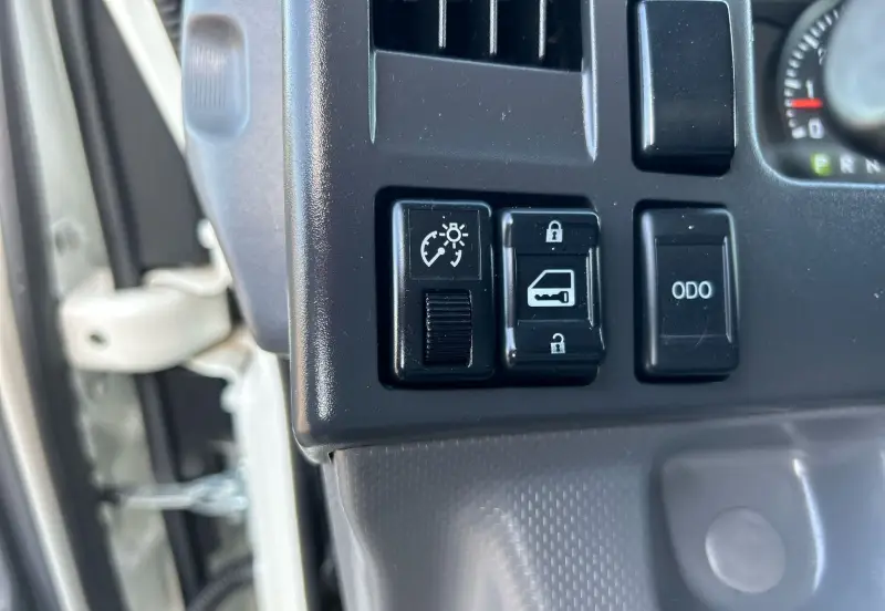 2019 Isuzu NPR HD photo 36