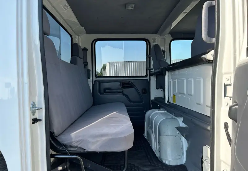 2019 Isuzu NPR HD photo 46