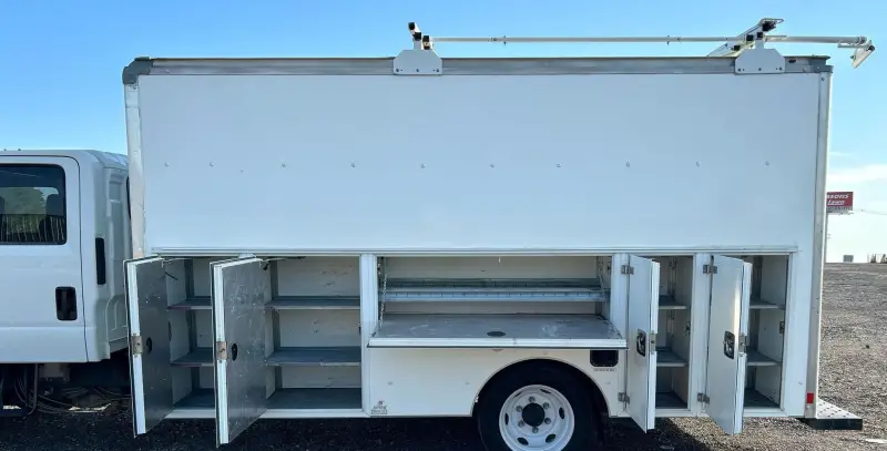 2019 Isuzu NPR HD photo 12