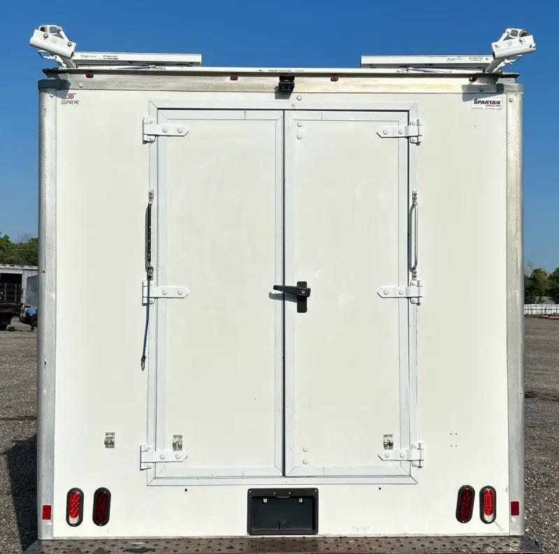 2019 Isuzu NPR HD photo 6