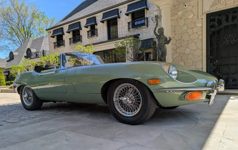 1970 Jaguar E-Type Series II Roadster photo 2