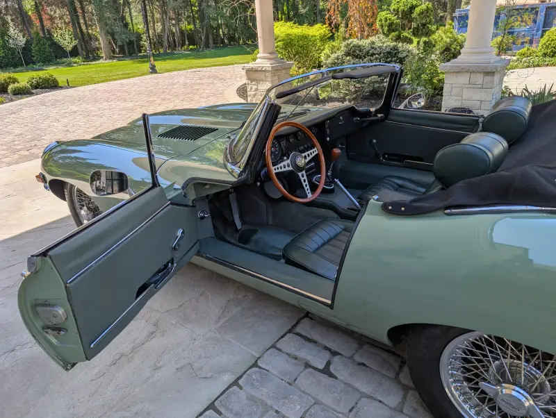 1970 Jaguar E-Type Series II Roadster photo 8