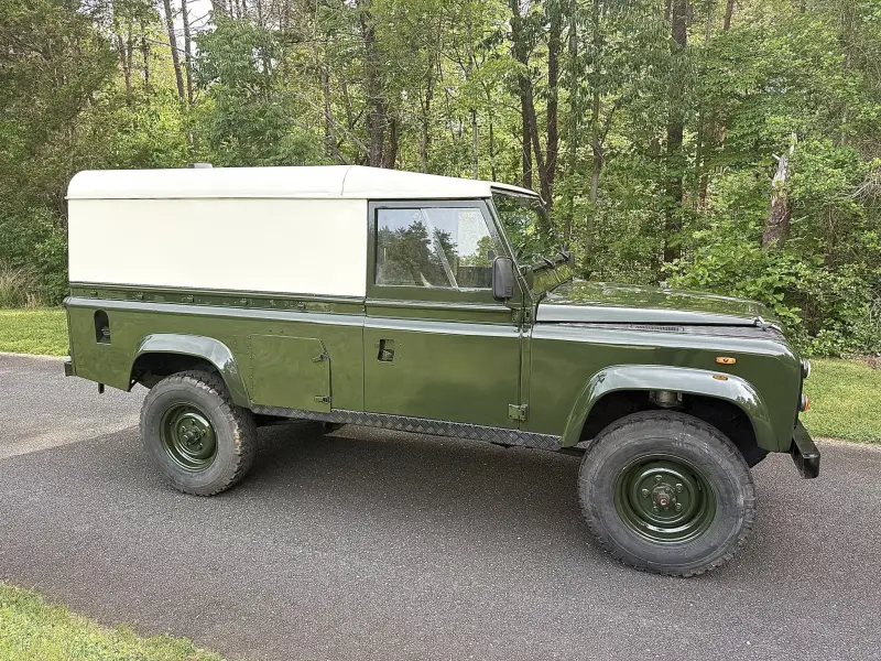 1990 Land Rover Defender 110 V8 photo 22