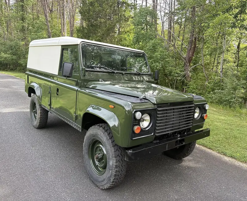 1990 Land Rover Defender 110 V8 photo 5