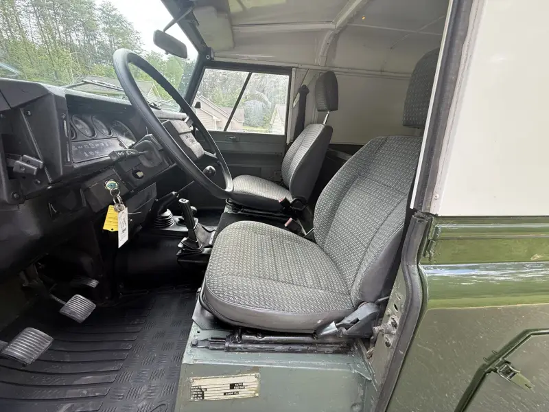 1990 Land Rover Defender 110 V8 photo 51