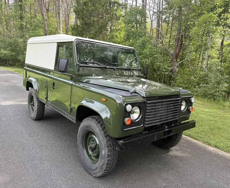 1990 Land Rover Defender 110 V8 photo 16
