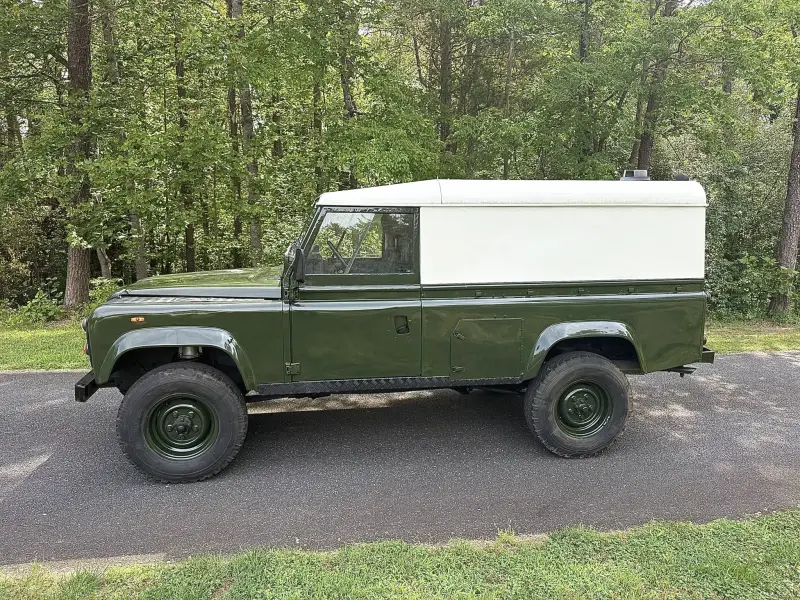 1990 Land Rover Defender 110 V8 photo 40