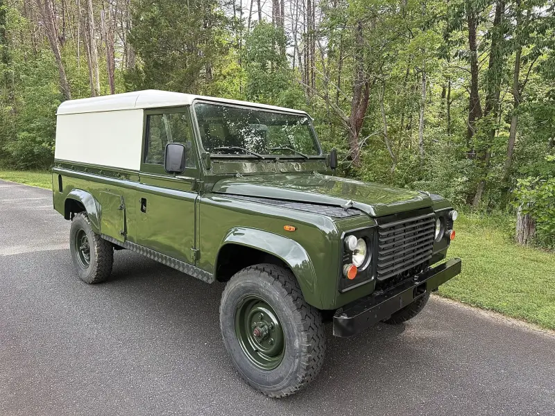 1990 Land Rover Defender 110 V8 photo 12