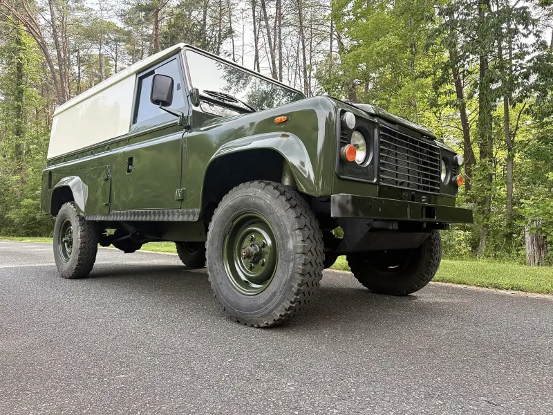 1990 Land Rover Defender 110 V8 photo 15