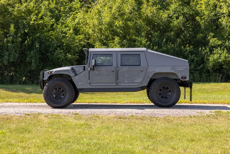 1998 AM General M998 HMMWV photo 9