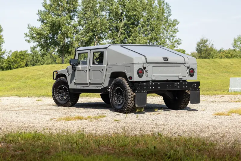 1998 AM General M998 HMMWV photo 4