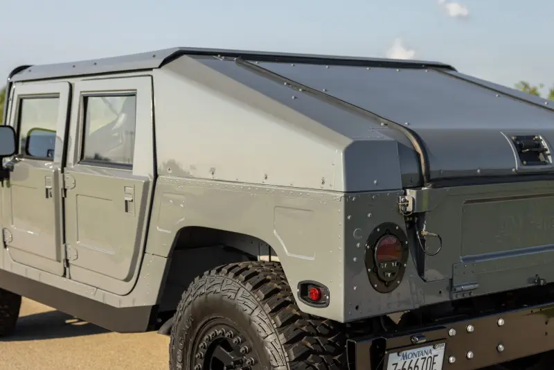 1998 AM General M998 HMMWV photo 26