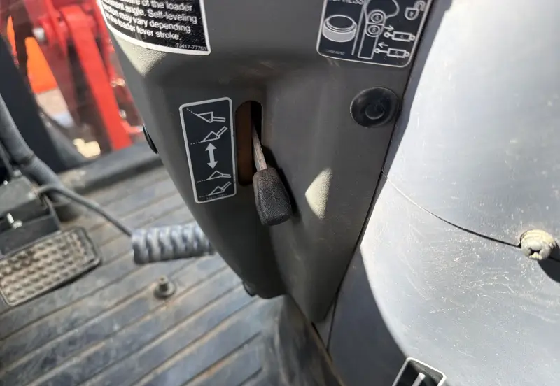 2013 Kubota M135GX photo 32