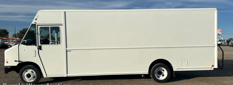 2022 Ford Utilimaster photo 8