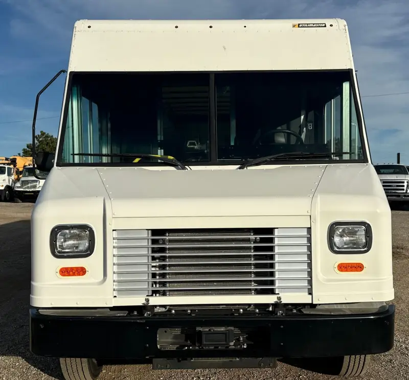 2022 Ford Utilimaster photo 2
